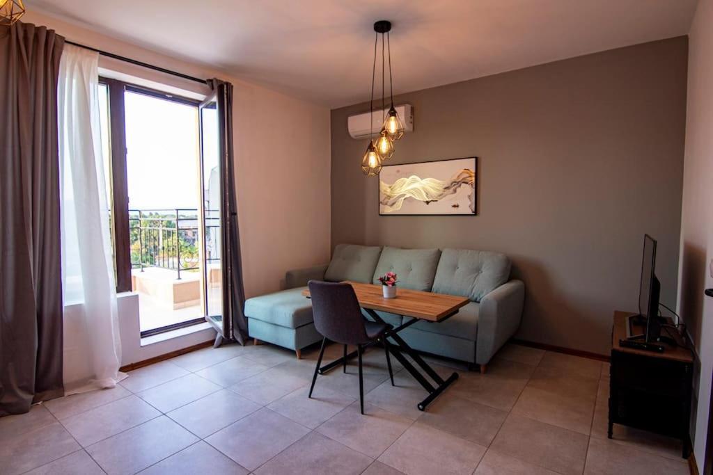 Аpartment With Free Parking Apartment โซเฟีย ภายนอก รูปภาพ