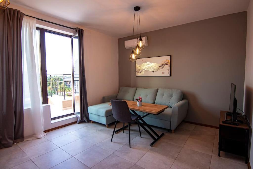 Аpartment With Free Parking Apartment โซเฟีย ภายนอก รูปภาพ
